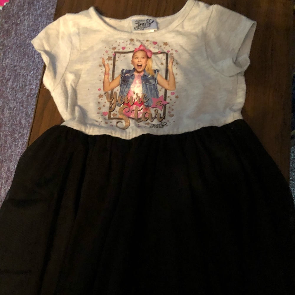 size 4 Jojo Siwa dress(good condition)
